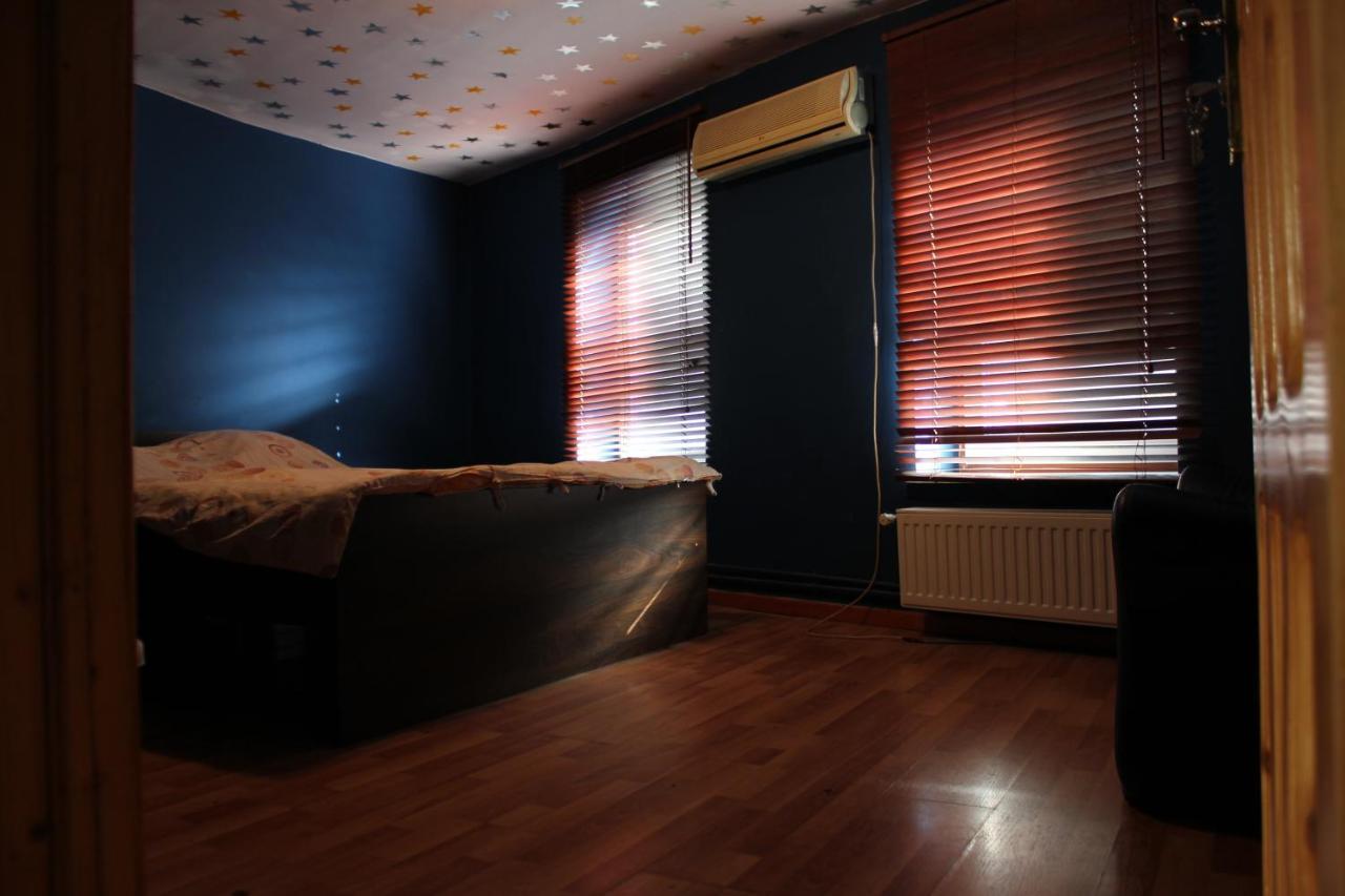 Fun House Hostel Bucharest Bilik gambar