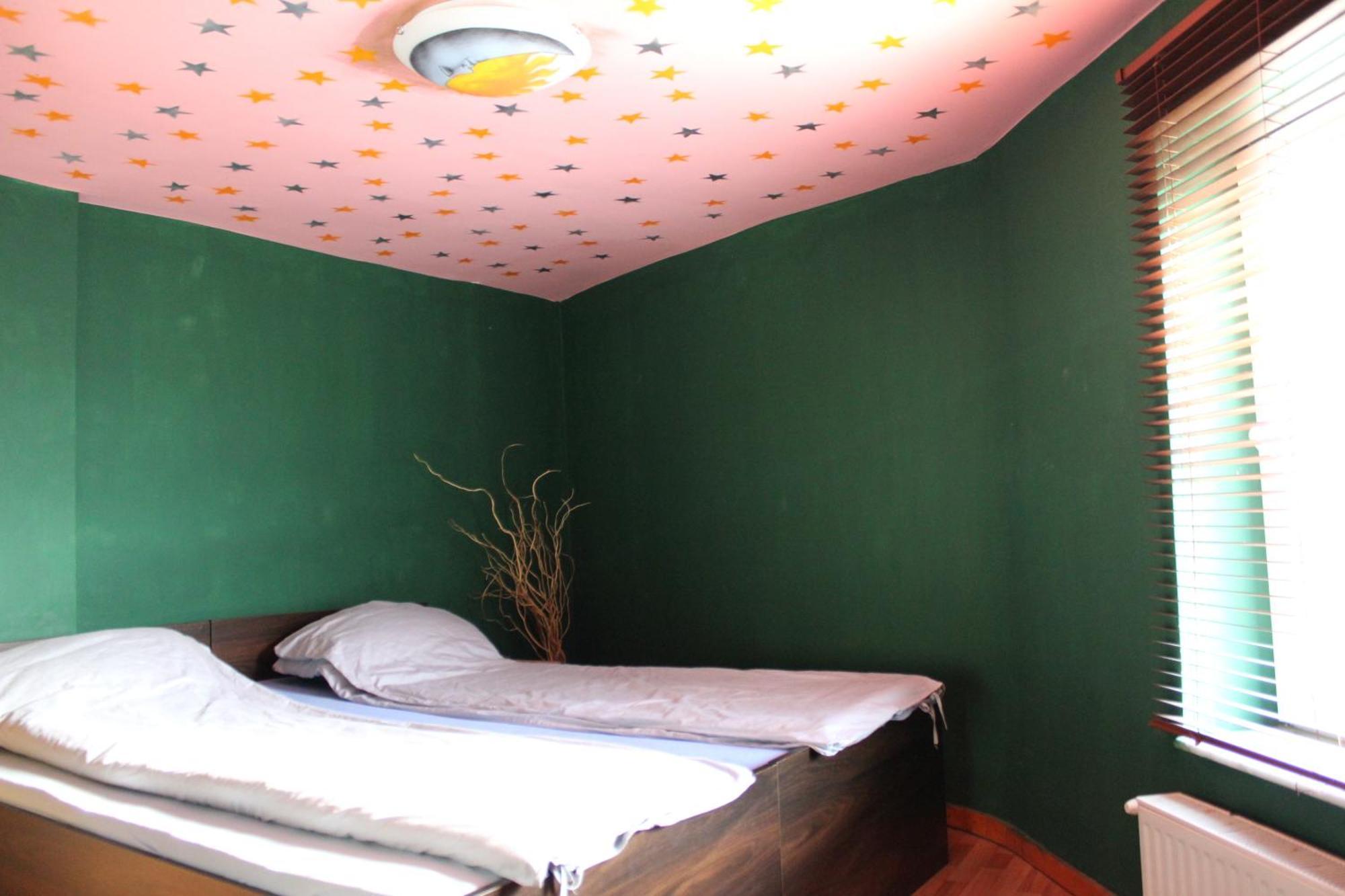 Fun House Hostel Bucharest Luaran gambar