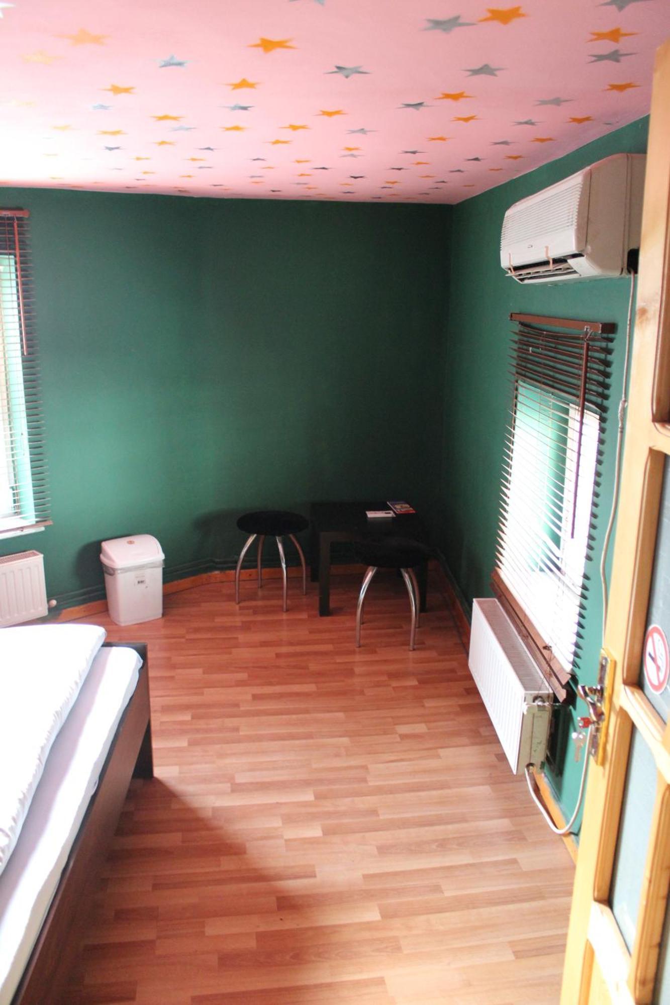 Fun House Hostel Bucharest Luaran gambar